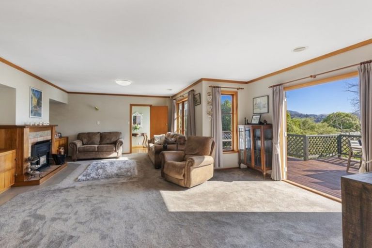 Photo of property in 98 Manuka Street, Stokes Valley, Lower Hutt, 5019