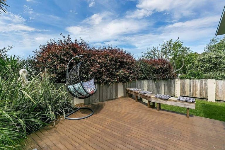 Photo of property in 21a Hatherlow Street, Glenfield, Auckland, 0629
