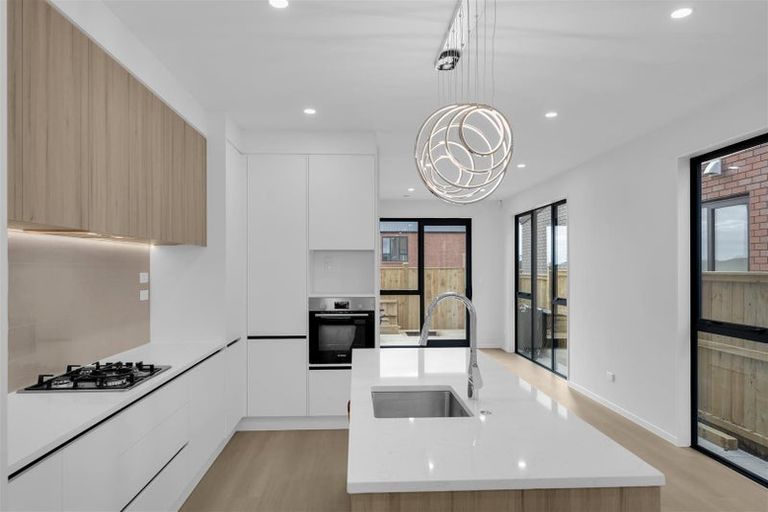 Photo of property in 14 Waimarie Drive, Karaka, 2578