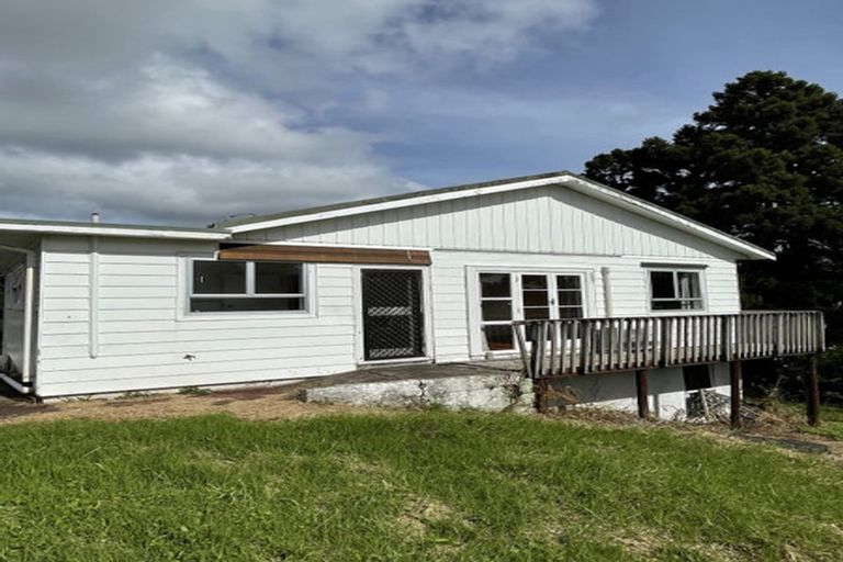 Photo of property in 57 Savoy Road, Glen Eden, Auckland, 0602