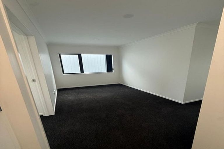 Photo of property in 16 Christmas Road, Manurewa, Auckland, 2102