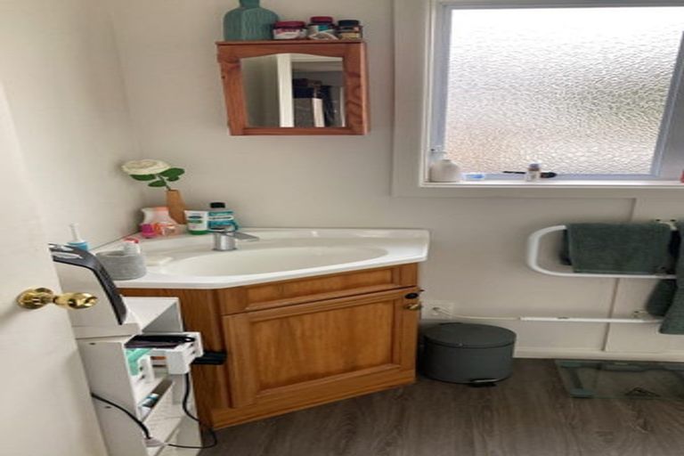Photo of property in 17 Haslett Place, Upper Riccarton, Christchurch, 8041