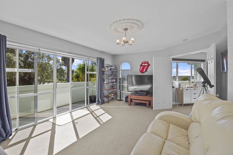 Photo of property in 1159 Whangaparaoa Road, Gulf Harbour, Whangaparaoa, 0930