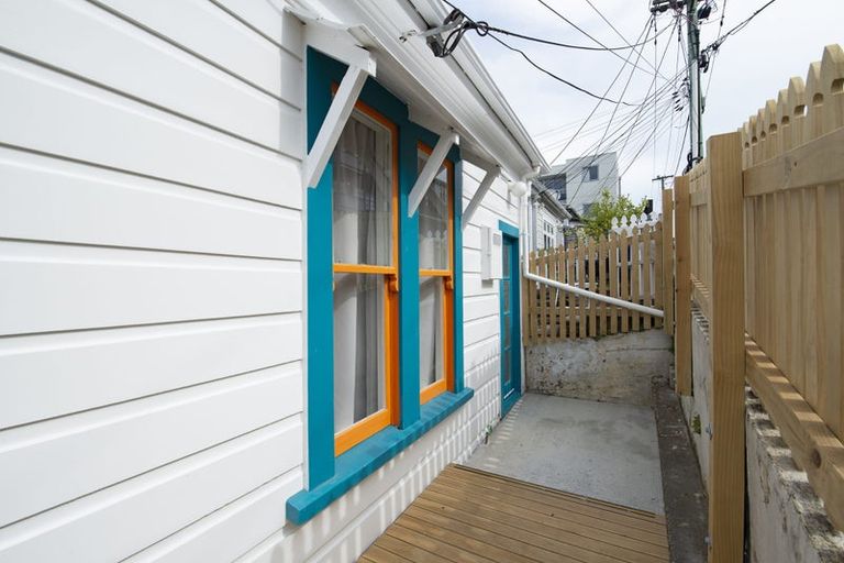 Photo of property in 17 Hanson Street, Mount Cook, Wellington, 6021