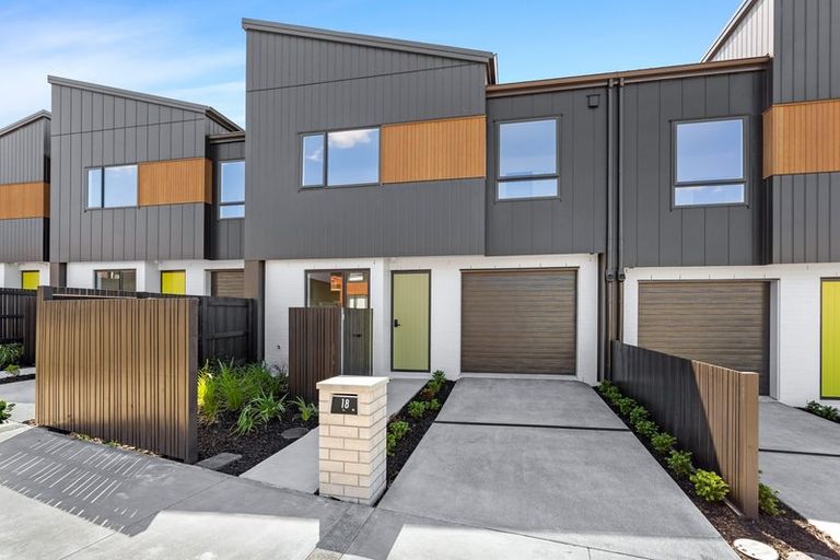 Photo of property in 16 Hema Road, Hobsonville, 0616