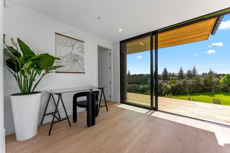 Photo of property in 45b Rosario Crescent, Red Beach, 0932