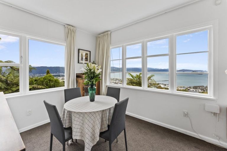 Photo of property in 25 Singers Road, Korokoro, Lower Hutt, 5012