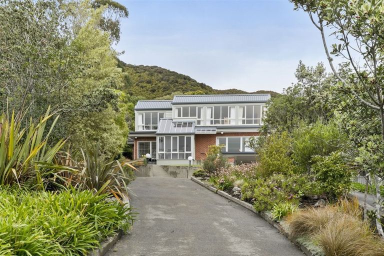 Photo of property in 88 Norton Park Grove, Waterloo, Lower Hutt, 5011