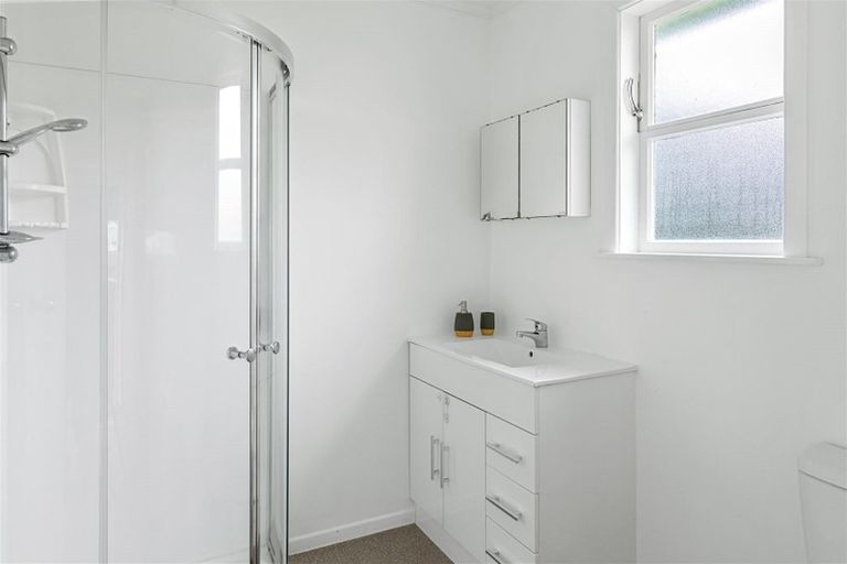 Photo of property in 9 Pukemiro Road, Te Kamo, Whangarei, 0112