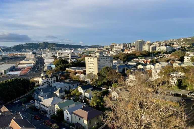 Photo of property in Mansfield Towers, 1 Grant Road, Thorndon, Wellington, 6011