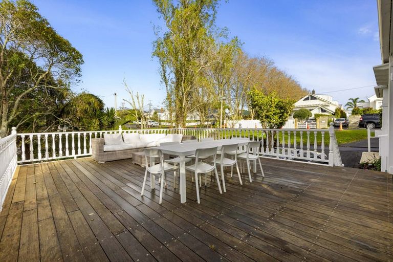 Photo of property in 25 Princes Street, Northcote Point, Auckland, 0627
