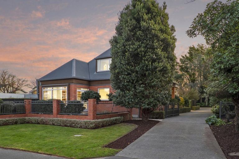 Photo of property in 39 Clifford Avenue, Merivale, Christchurch, 8014