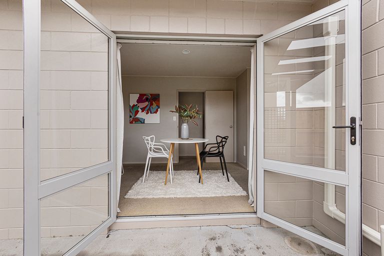 Photo of property in 4/45 Dale Crescent, Pakuranga, Auckland, 2010