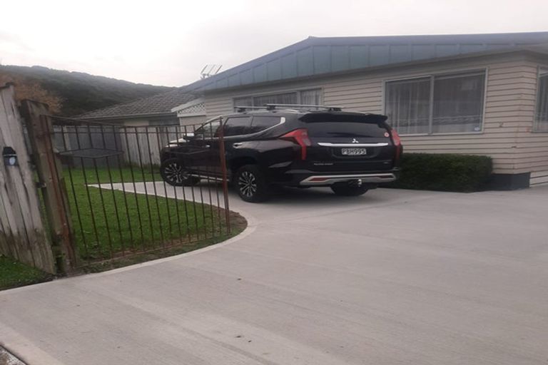 Photo of property in 2 Hamstead Street, Wainuiomata, Lower Hutt, 5014