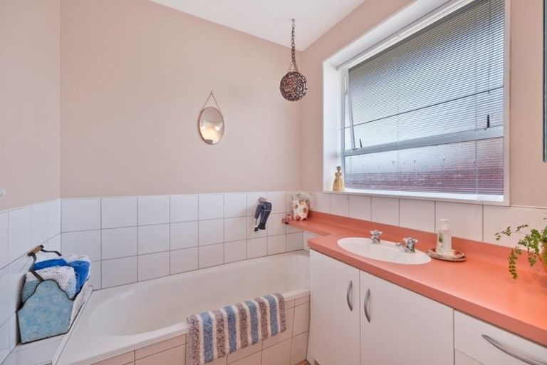 Photo of property in 9 Burnbrae Street, Saint Martins, Christchurch, 8022