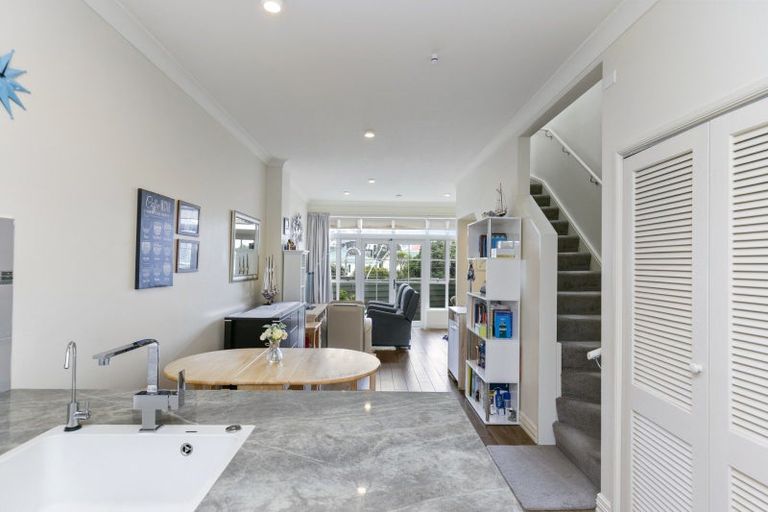 Photo of property in 38 Pipitea Street, Thorndon, Wellington, 6011