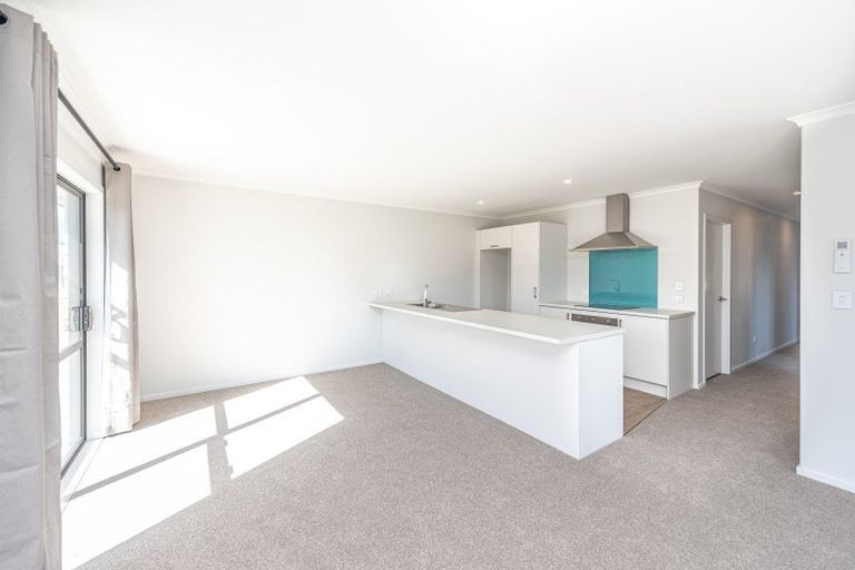 Photo of property in 6 Cross Street, Castlecliff, Wanganui, 4501