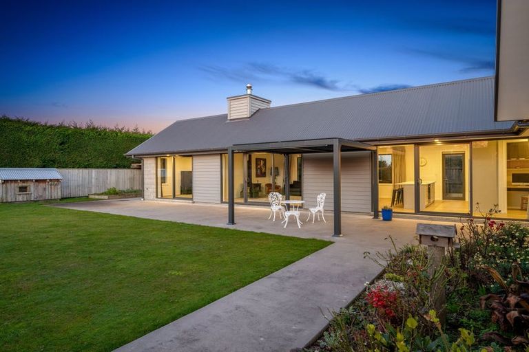 Photo of property in 12 Overton Place, Prebbleton, 7604