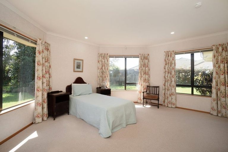 Photo of property in 20 Strachan Way, Highbury, Palmerston North, 4412