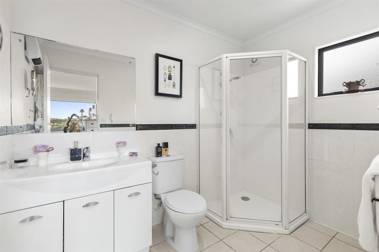 Photo of property in 12/102 Greenhithe Road, Greenhithe, Auckland, 0632