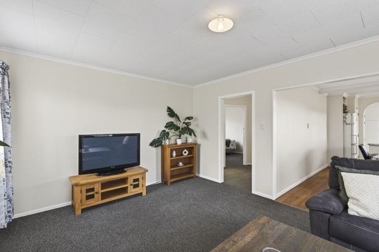 Photo of property in 55 Banks Street, Marfell, New Plymouth, 4310