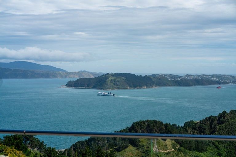 Photo of property in 79 Spenmoor Street, Newlands, Wellington, 6037