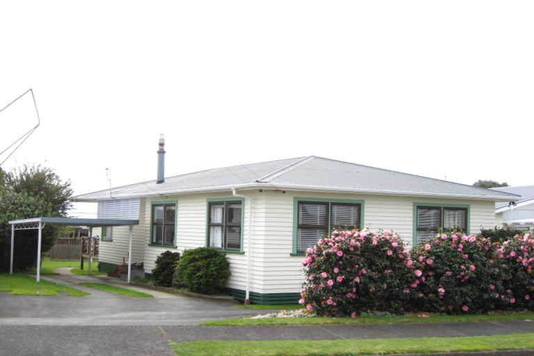Photo of property in 4 Margaret Place, Merrilands, New Plymouth, 4312