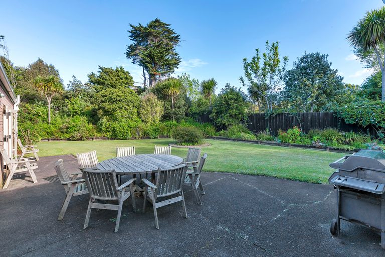 Photo of property in 21 Buttercup Place, Waimauku, 0812