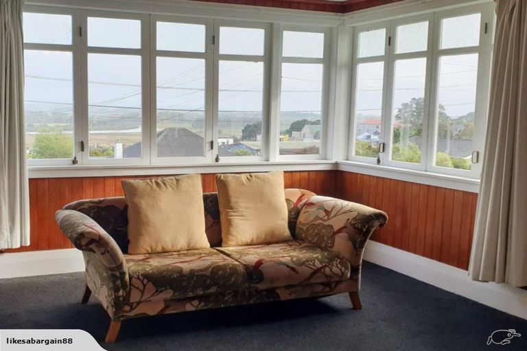 Photo of property in 25 Porter Crescent, Helensville, 0800