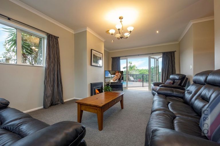 Photo of property in 17 Deacon Road, Riverhead, Kumeu, 0892