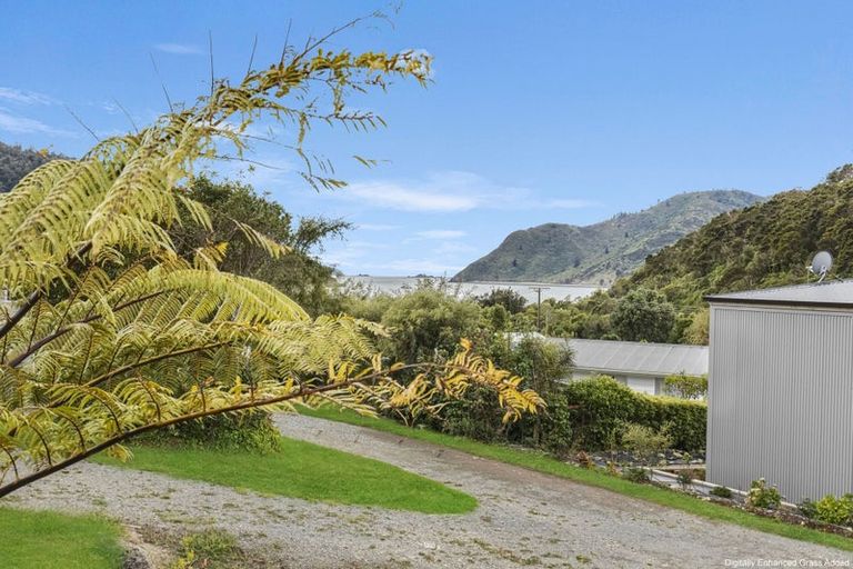 Photo of property in 11 Field Terrace, Okiwi Bay, French Pass, 7193