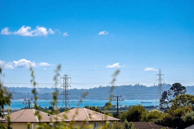 Photo of property in 140d Hepburn Road, Glendene, Auckland, 0602