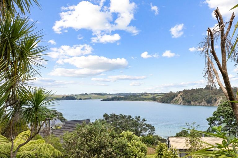 Photo of property in 207 Wade River Road, Wade Heads, Whangaparaoa, 0932