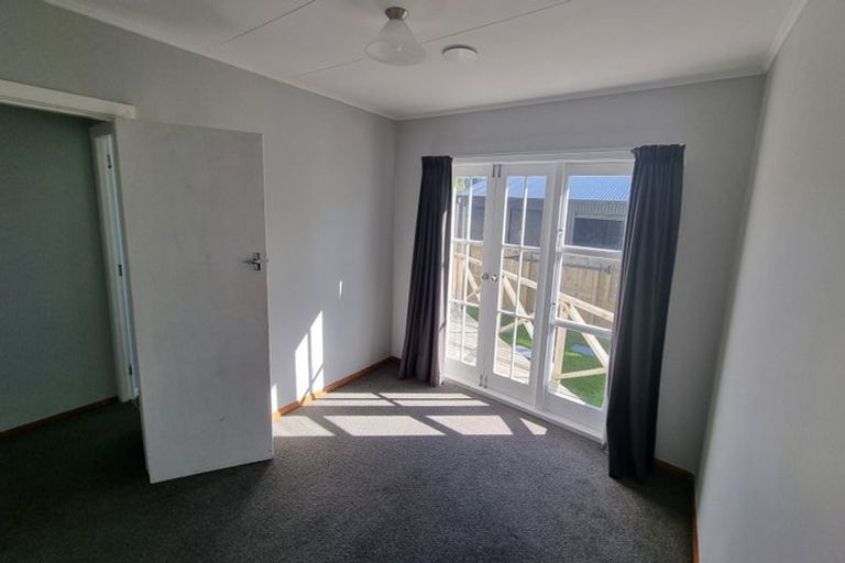 Photo of property in 34 Wainuiomata Road, Wainuiomata, Lower Hutt, 5014