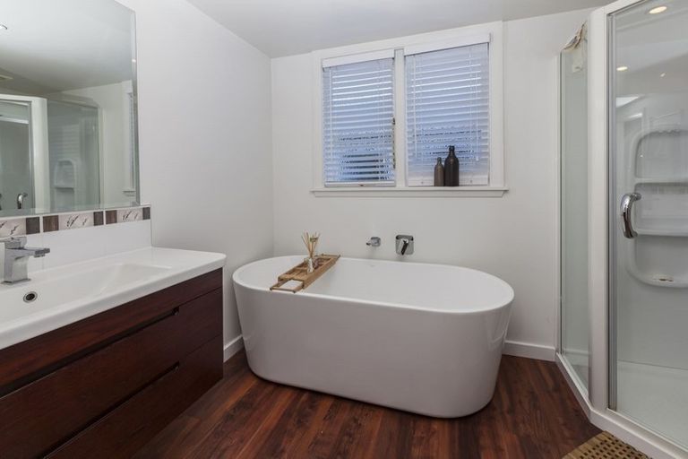 Photo of property in 51 Plynlimon Road, Strowan, Christchurch, 8052