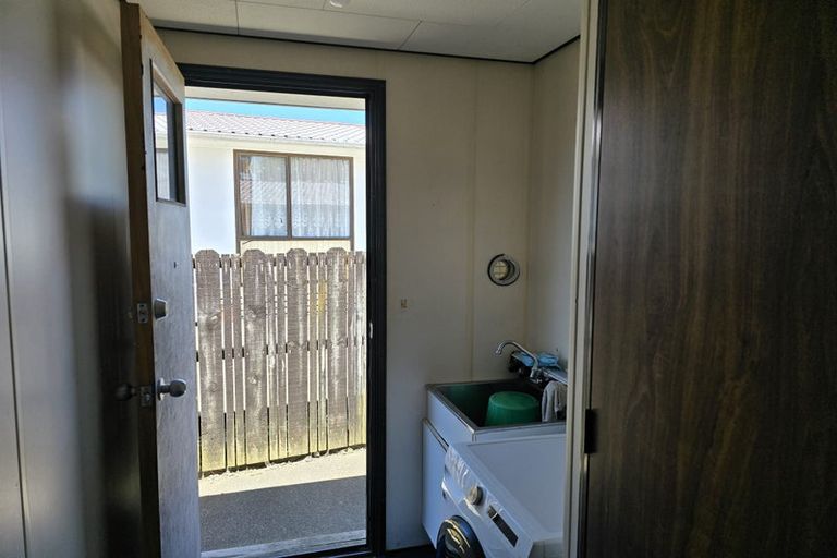 Photo of property in 1/15 Starforth Place, Henderson, Auckland, 0612