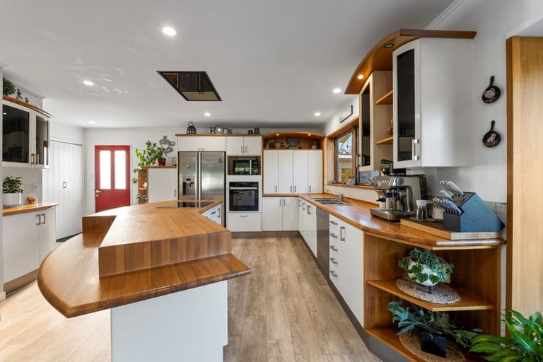 Photo of property in 20 Patterson Road, Hurworth, New Plymouth, 4371