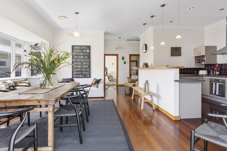 Photo of property in 224 The Parade, Island Bay, Wellington, 6023