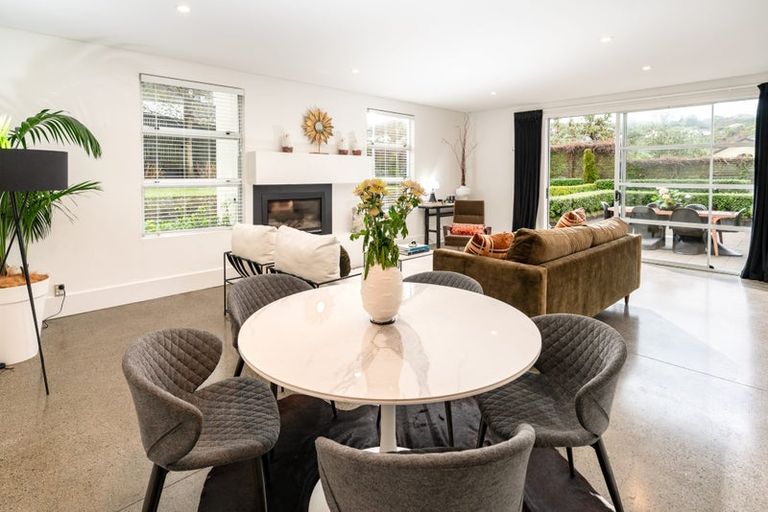 Photo of property in 51 Amesbury Drive, Churton Park, Wellington, 6037