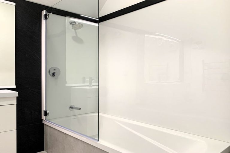 Photo of property in Victoria Villas, 45/35u Pirie Street, Mount Victoria, Wellington, 6011