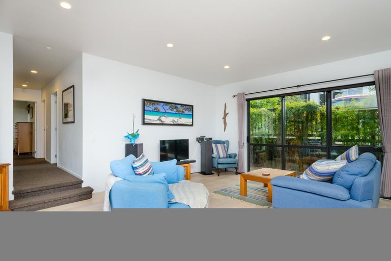 Photo of property in 24 Edgerton Road, Te Atatu Peninsula, Auckland, 0610