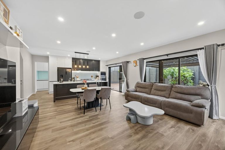 Photo of property in 26 Bendridge Street, Flat Bush, Auckland, 2019