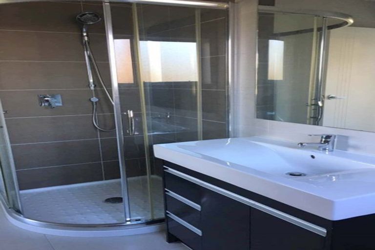 Photo of property in 76 Laurel Oak Drive, Schnapper Rock, Auckland, 0632