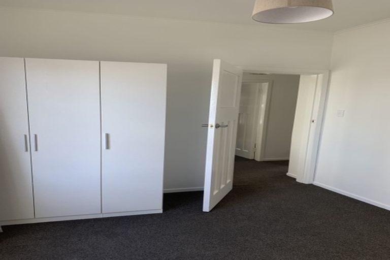 Photo of property in 200 Queens Drive, Lyall Bay, Wellington, 6022