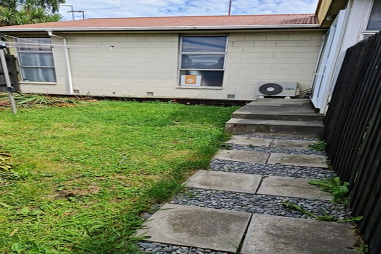 Photo of property in 2/72 Springs Road, Hornby, Christchurch, 8042