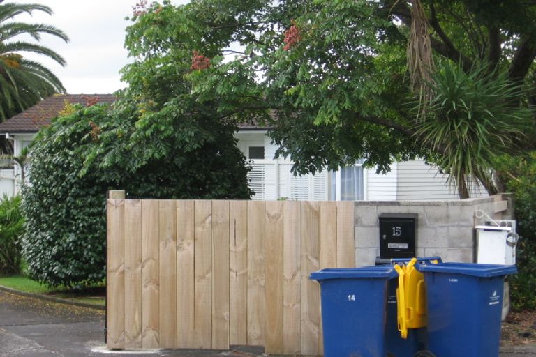 Photo of property in 15 Orchid Place, Te Atatu South, Auckland, 0610