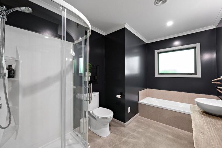 Photo of property in 91 Westchester Drive, Churton Park, Wellington, 6037