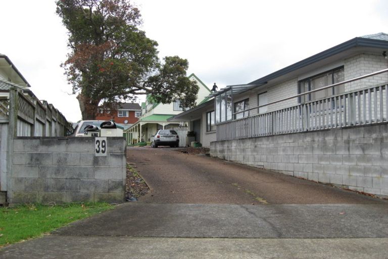 Photo of property in 2/39 Kiwi Esplanade, Mangere Bridge, Auckland, 2022