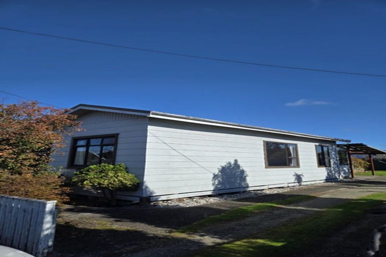 Photo of property in 14 Queen Street, Westport, 7825