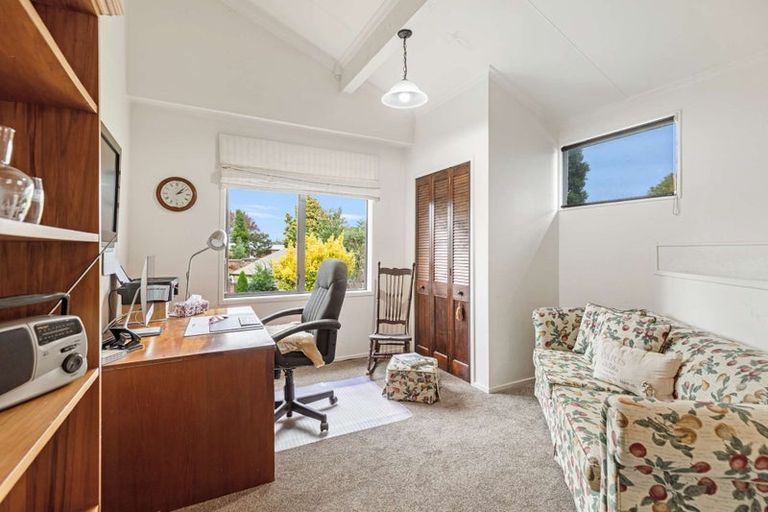 Photo of property in 19 Ashburn Lane, Awapuni, Palmerston North, 4412